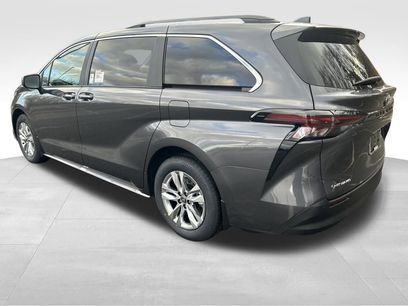 New 2025 Toyota Sienna XLE