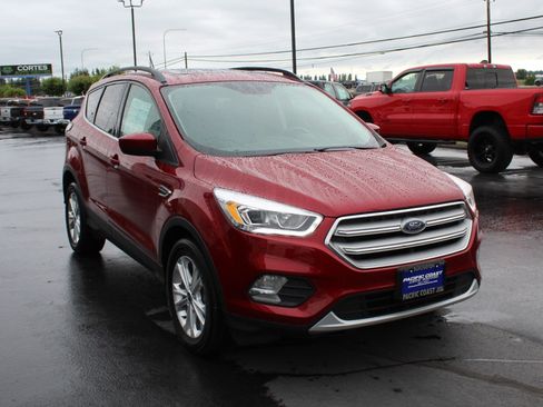 Used 2018 Ford Escape SEL w/ Canadian Touring Package AWD/4WD image 8