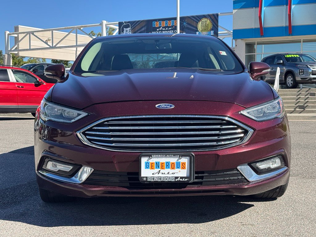 Used 2017 Ford Fusion SE w/ Fusion SE Technology Package FWD image 2