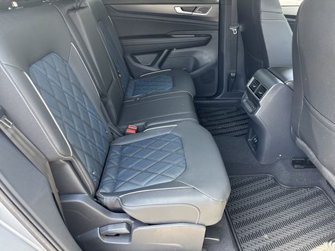 New 2026 Volkswagen Atlas Cross Sport SEL Premium R-Line AWD/4WD image 9