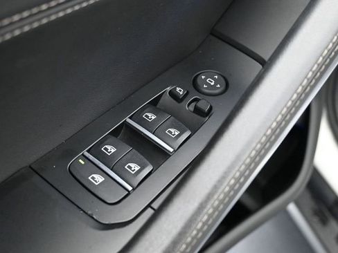 Used 2023 BMW X6 xDrive40i w/ Premium Package image 16