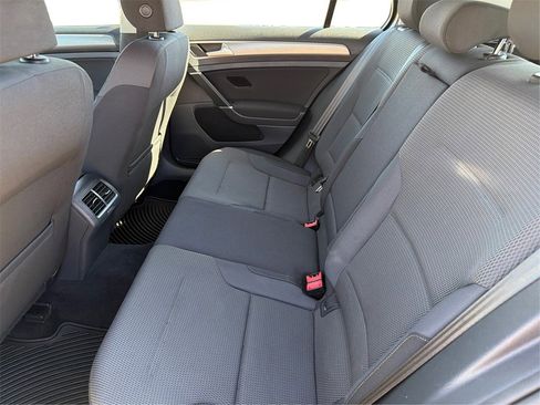 Used 2016 Volkswagen Golf S image 11