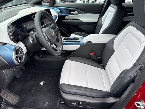 New 2026 Chevrolet Equinox EV LT image 15