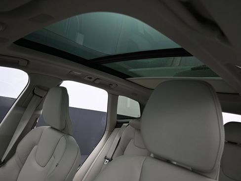 New 2025 Volvo XC60 T8 Core w/ Climate Package image 27