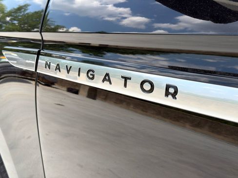 New 2026 Lincoln Navigator Reserve AWD/4WD image 16