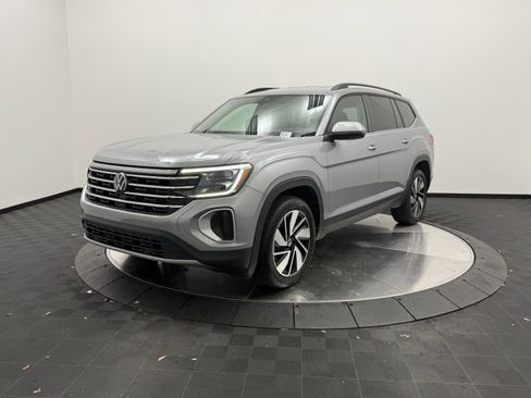 Used 2024 Volkswagen Atlas SE FWD image 3
