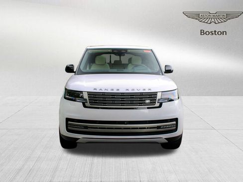 Used 2025 Land Rover Range Rover SE AWD/4WD image 2
