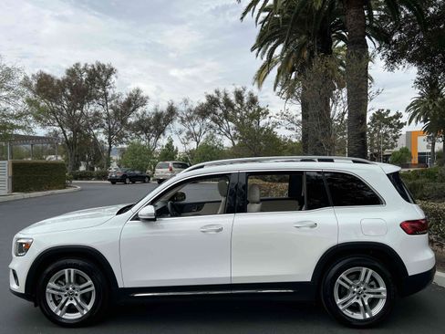 Used 2020 Mercedes-Benz GLB 250 4MATIC image 34