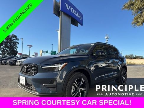 New 2026 Volvo XC40 B5 Core AWD/4WD image 5