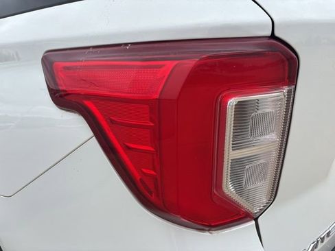 Used 2021 Ford Explorer Limited w/ Equipment Group 301A image 11