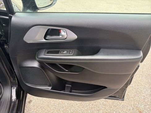 Used 2019 Chrysler Pacifica Touring-L Plus w/ Advanced Safetytec Group FWD image 16