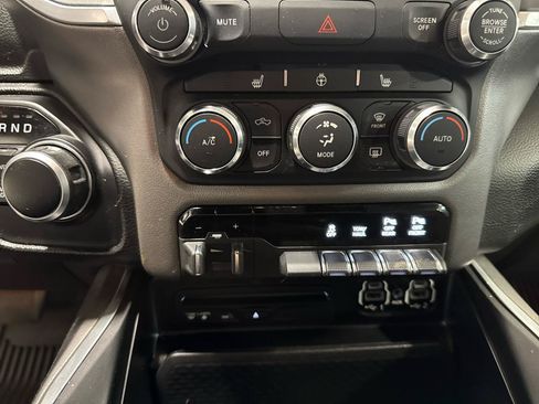 Used 2019 RAM 1500 Big Horn AWD/4WD image 25