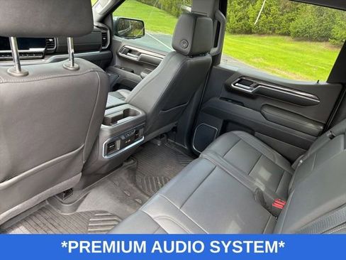Used 2022 Chevrolet Silverado 1500 LTZ w/ Technology Package AWD/4WD image 7