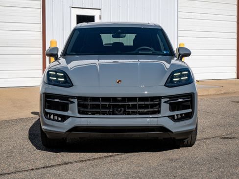 New 2026 Porsche Cayenne E-Hybrid AWD/4WD image 10