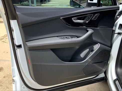 Used 2025 Audi Q7 3.0T Premium Plus image 10