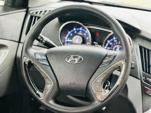 Used 2012 Hyundai Sonata GLS w/ Popular Equipment Pkg FWD image 9