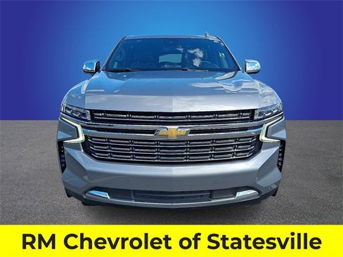 Used 2024 Chevrolet Suburban Premier image 2