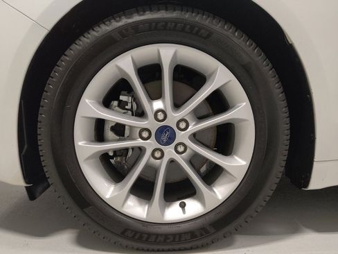 Used 2020 Ford Fusion SE FWD image 31