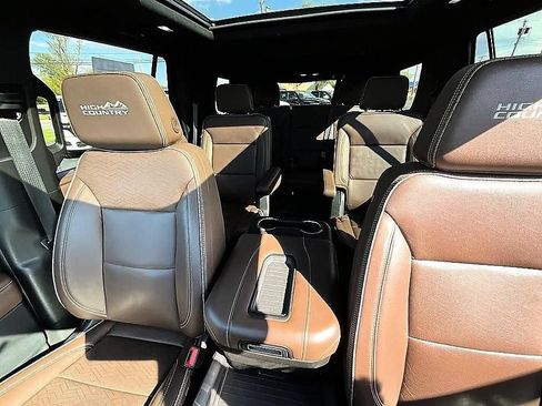 Used 2023 Chevrolet Tahoe High Country AWD/4WD image 40