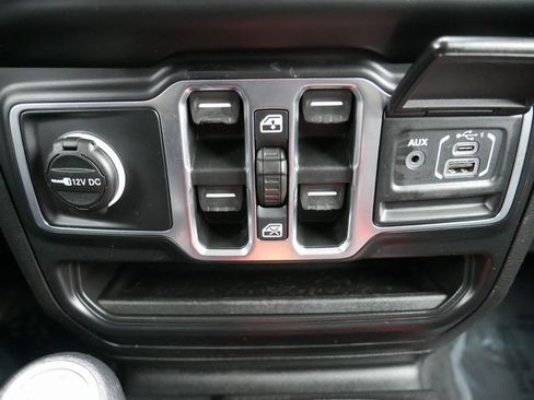 Used 2021 Jeep Wrangler Unlimited Sport image 19