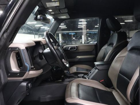 Used 2022 Ford Bronco Wildtrak image 10