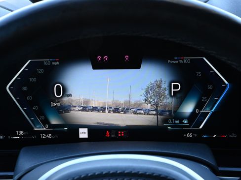 Certified 2025 BMW X7 xDrive40i w/ Executive Package image 17