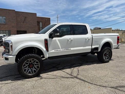 Used 2024 Ford F250 Lariat w/ Lariat Ultimate Package AWD/4WD image 3