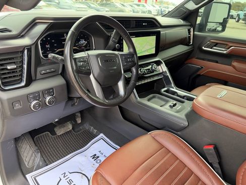 Used 2024 GMC Sierra 3500 Denali Ultimate AWD/4WD image 8