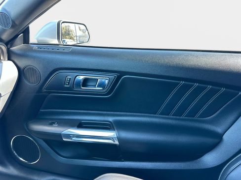 Used 2017 Ford Mustang GT Premium image 21