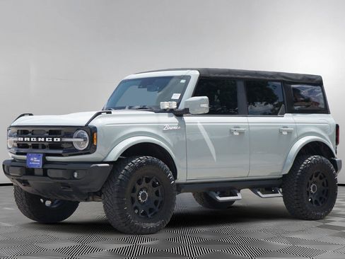 Used 2021 Ford Bronco Outer Banks AWD/4WD image 9