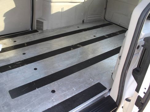 Used 2015 RAM C/V Tradesman image 8