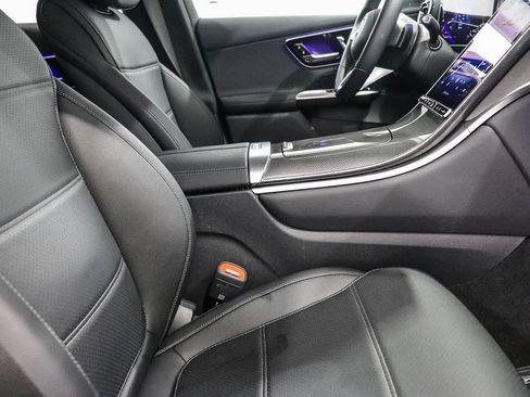 Used 2025 Mercedes-Benz GLC 350e 4MATIC image 16