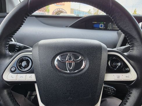 Used 2018 Toyota Prius Prime Premium image 15