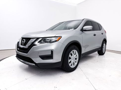 Used 2017 Nissan Rogue S image 11