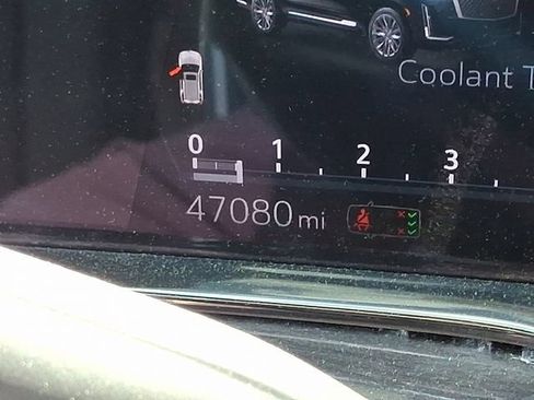 Used 2022 Cadillac Escalade ESV Sport w/ LPO, ONYX Package AWD/4WD image 21