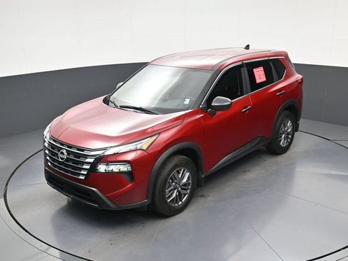 Used 2025 Nissan Rogue S FWD image 29