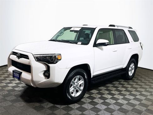 Certified 2024 Toyota 4Runner SR5 Premium image 4