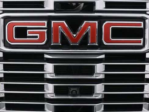 Used 2025 GMC Yukon Denali image 44