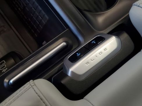 Certified 2025 Ford Expedition Platinum image 24