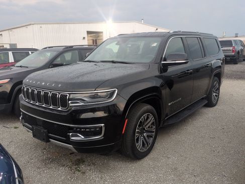 Used 2023 Jeep Wagoneer L Series II AWD/4WD image 1