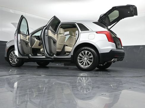 Used 2017 Cadillac XT5 Luxury w/ Driver Awareness Package AWD/4WD image 57