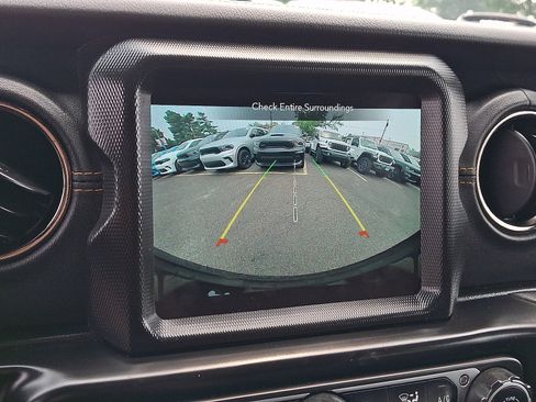 Used 2021 Jeep Wrangler Unlimited Sahara AWD/4WD image 17