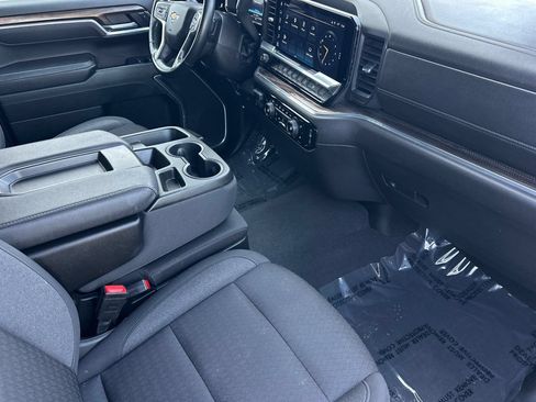 Used 2025 Chevrolet Silverado 1500 LT RWD image 19