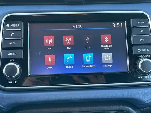 Used 2025 Nissan Versa SV image 20