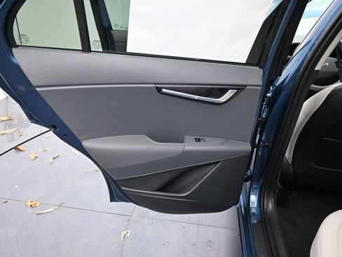 New 2026 Kia Niro EX image 17