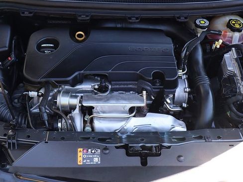 Used 2019 Chevrolet Cruze LT w/ Convenience Package FWD image 56
