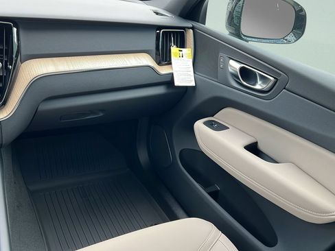 New 2026 Volvo XC60 B5 Core AWD/4WD image 12