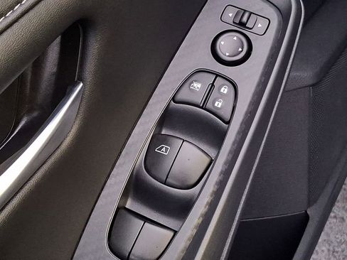 Used 2025 Nissan Sentra SV image 24