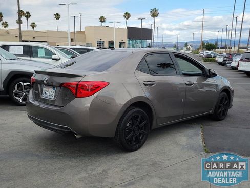 Used 2017 Toyota Corolla SE w/ SE Premium Package FWD image 4