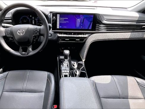 Used 2025 Toyota Camry Hybrid FWD image 15